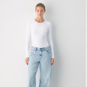 Aritzia NWT Buttery Soft Wilfred Dauphine Collection short sleeve
